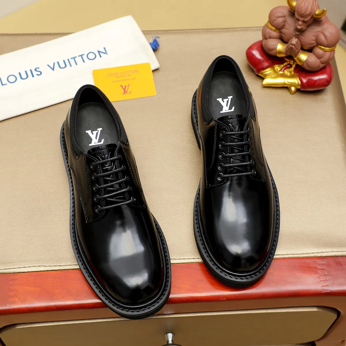 Men's shoes 💰 660 💰 Louis Vuitton LV ® 🆕 model 🔛Full shoe counter, first layer cowhide, 🐂leather lining casual shoes for men, super soft outsole, essential for driving. Counter synchronization, original first layer cowhide, completely 1:1 mold customization🌹top version, color optional! Number: 39-44 (customized at 38.45)